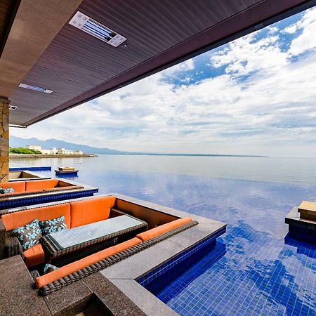 Amane Resort Seikai Beppu Exteriör bild Infinity pool at the hotel